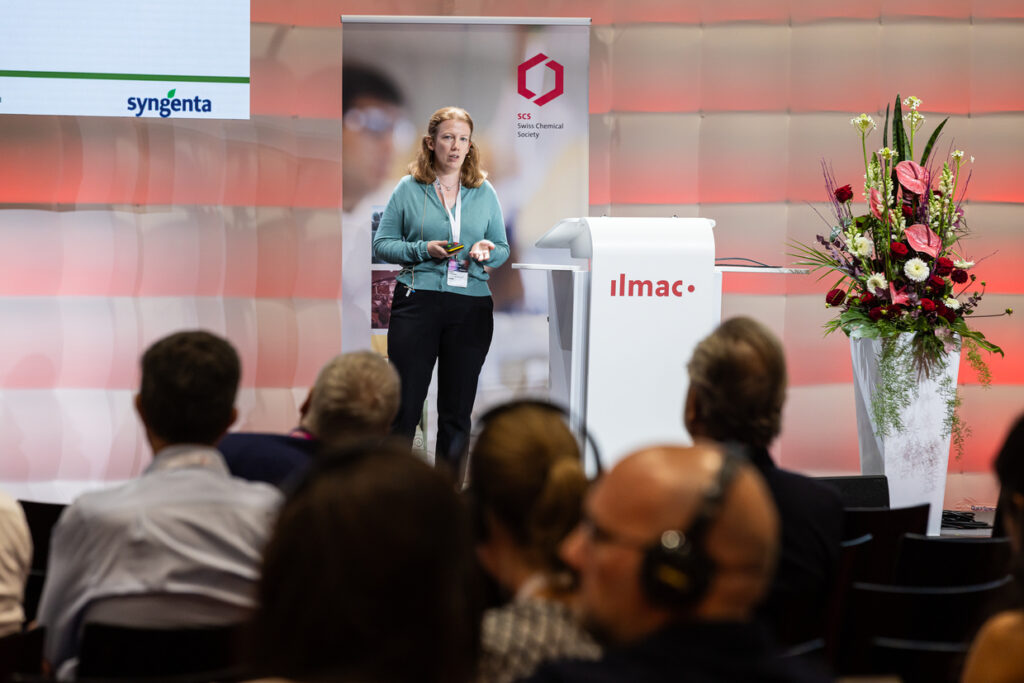 Frau auf der Bühne bei Ilmac Conference